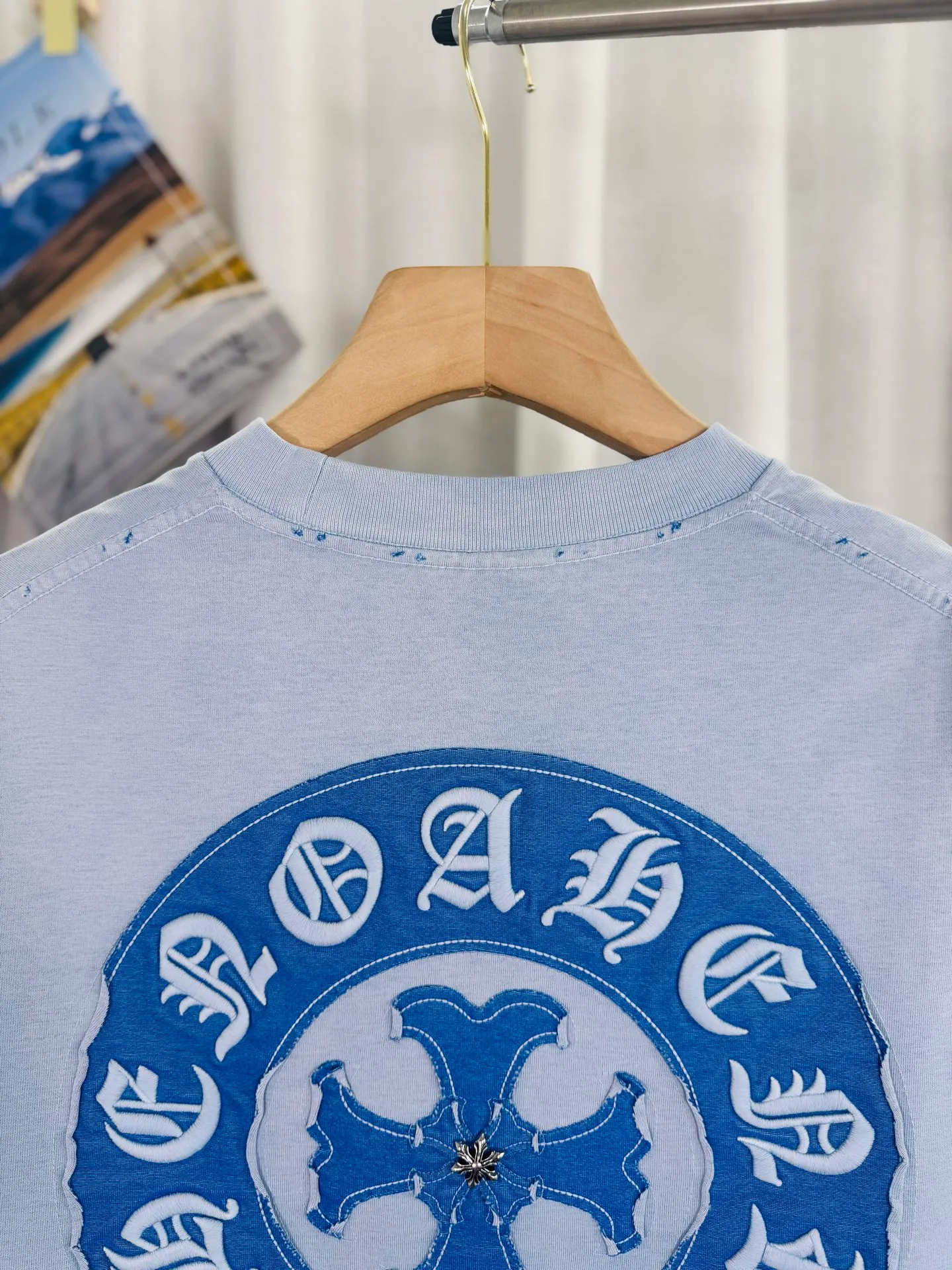 P250 ch high version Chrome Hearts 2025 new autumn and winter cross patch washed spray horse slip long-sleeved T-shirt, fabric: 26 double yarns 320 grams weight, patch embroidery, heavy wash water ➕ fried color + spray horse slip printing process: patch embroidery, secondary color spray horse slip process Color: gray, blue Size: S M L XL Style number: 5181